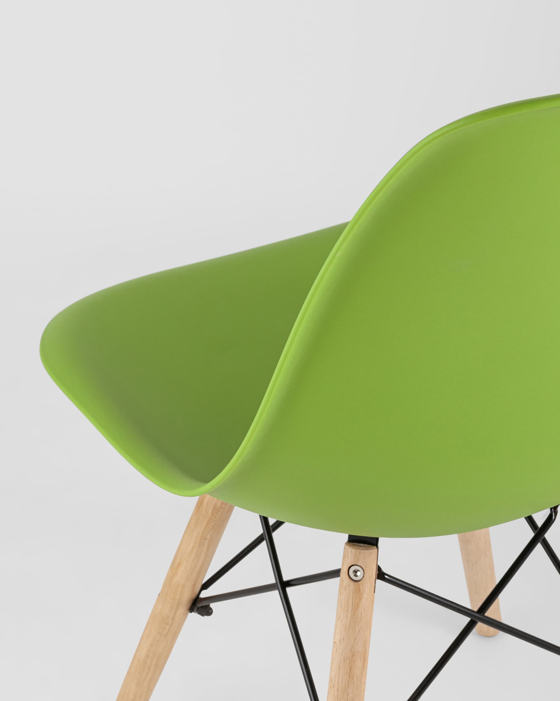 Стул Eames Style DSW зеленый